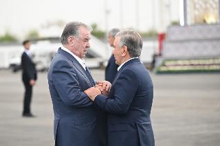 Эмомали Рахмон и Мирзиёев - встреча в Ташкенте