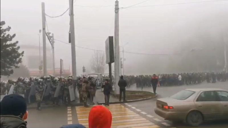 Утром 5 января волнения не закончились 
