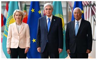 Токаев с Антониу Коштой и Урсулой фон дер Ляйен