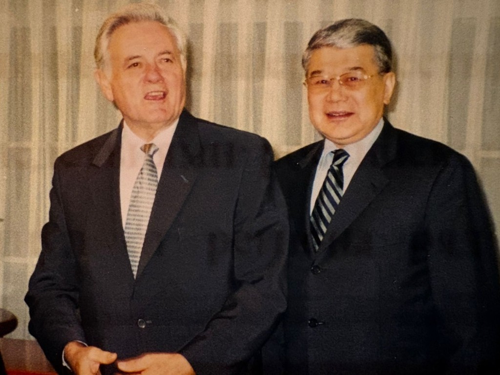 Президент Литвы В. Адамкус и посол И.А. Адырбеков