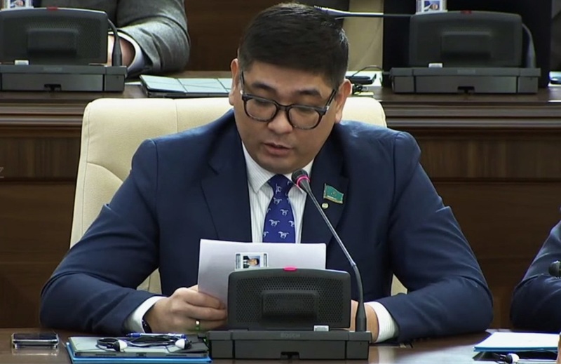  Олжас Нуралдинов