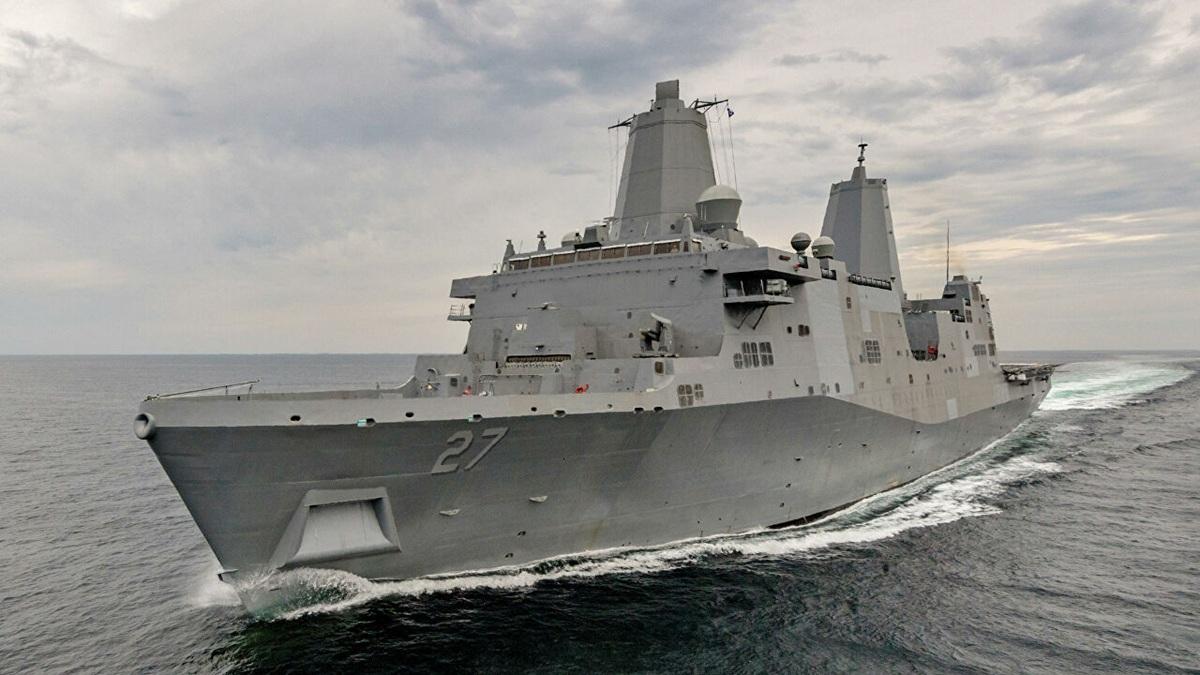 Иран атаковал ракетами корабль ВМС США в Ормузском проливе