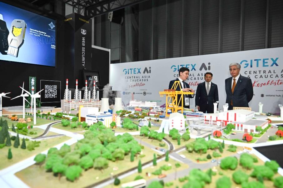 Токаев посетил выставку GITEX AI Central Asia & Caucasus