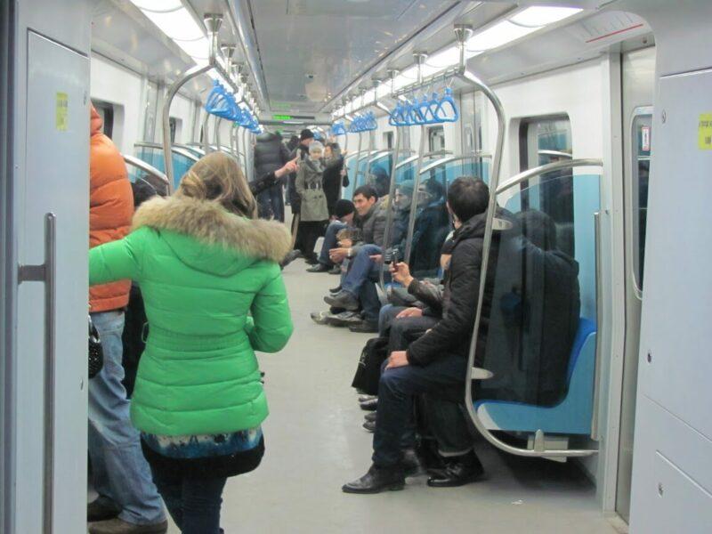 Поезда метро в Алматы