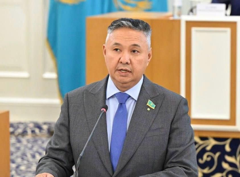 Президент прав: Правительство должно решать реальные задачи, а не создавать имитацию бурной деятельности – депутат Азат Перуашев