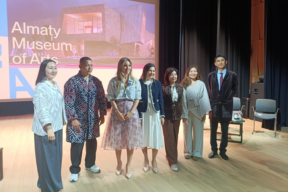 В рамках XXII PR-Форума прошла экскурсию по Almaty Museum of Arts